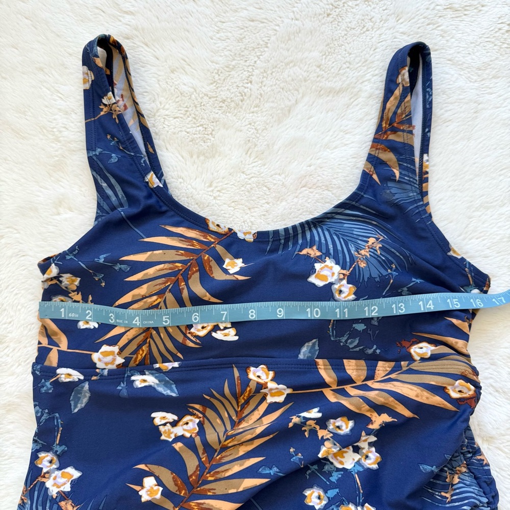 Women one piece swimsuit size 12 - Picture 5 of 6